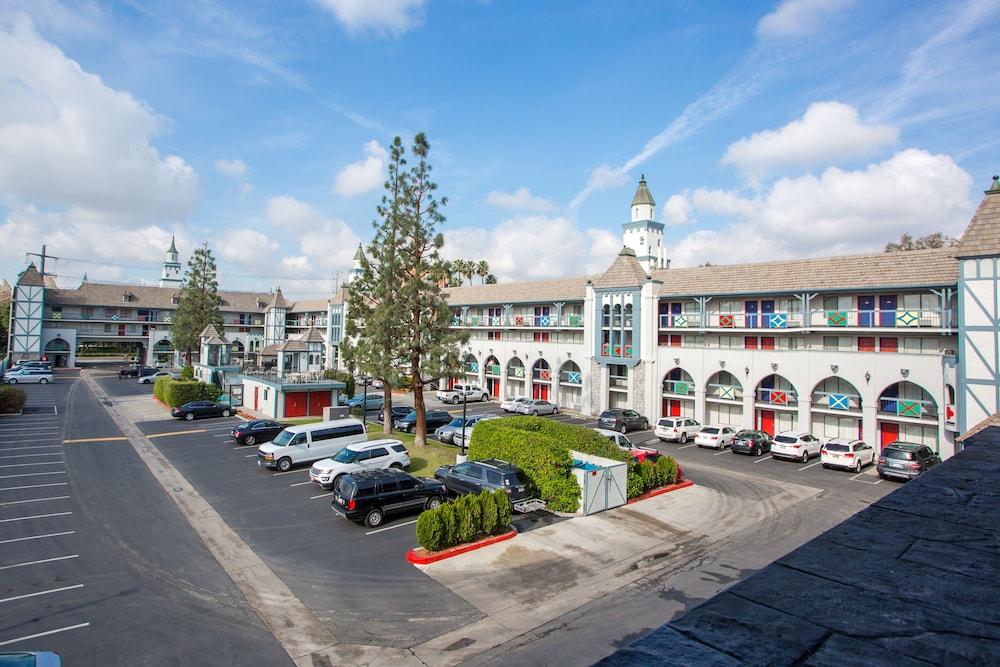 Castle Inn And Suites Άναχαϊμ Εξωτερικό φωτογραφία