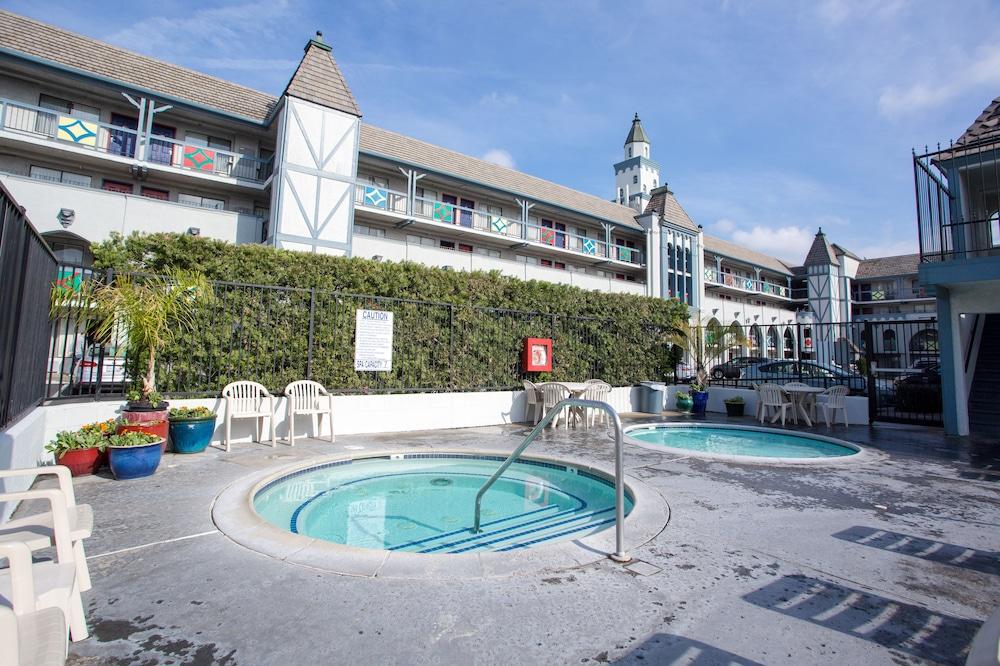 Castle Inn And Suites Άναχαϊμ Εξωτερικό φωτογραφία