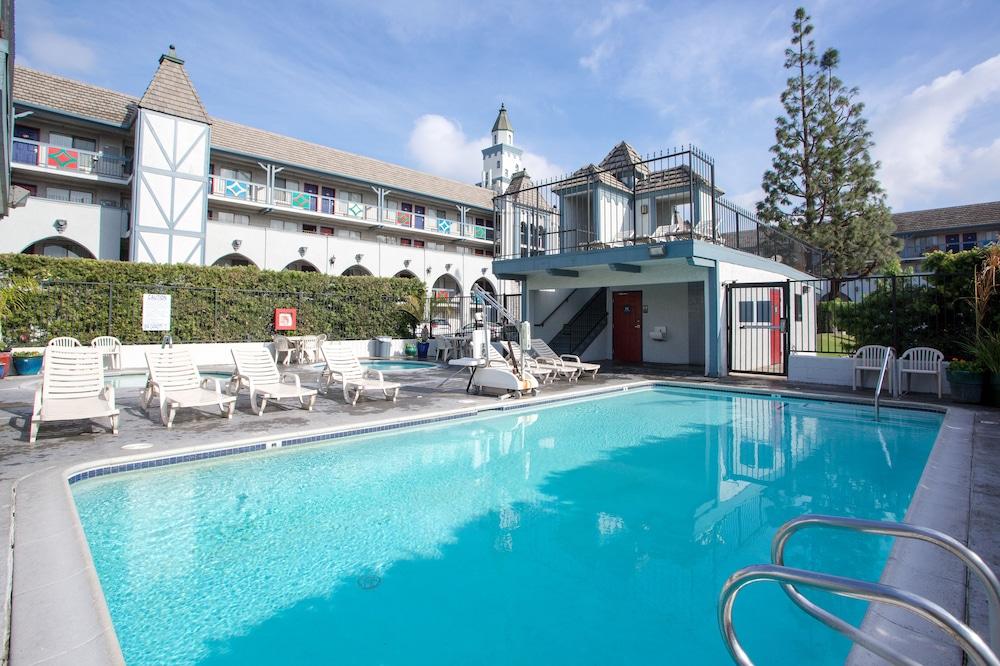 Castle Inn And Suites Άναχαϊμ Εξωτερικό φωτογραφία